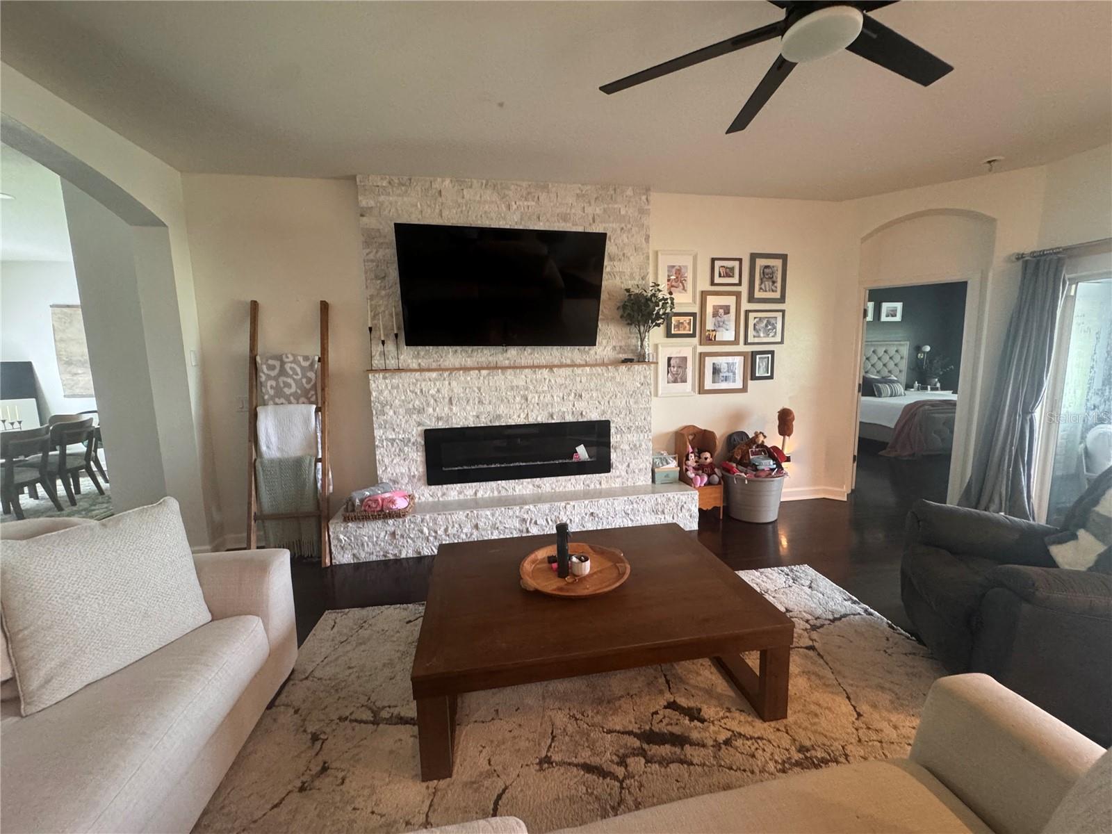 1322 Emerald Hill Way, Valrico, FL 33594 photo