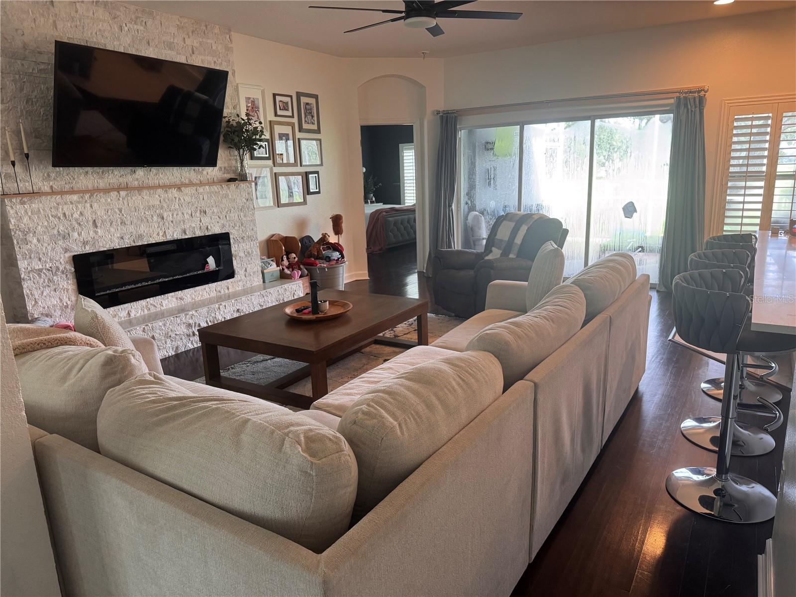 1322 Emerald Hill Way, Valrico, FL 33594 photo