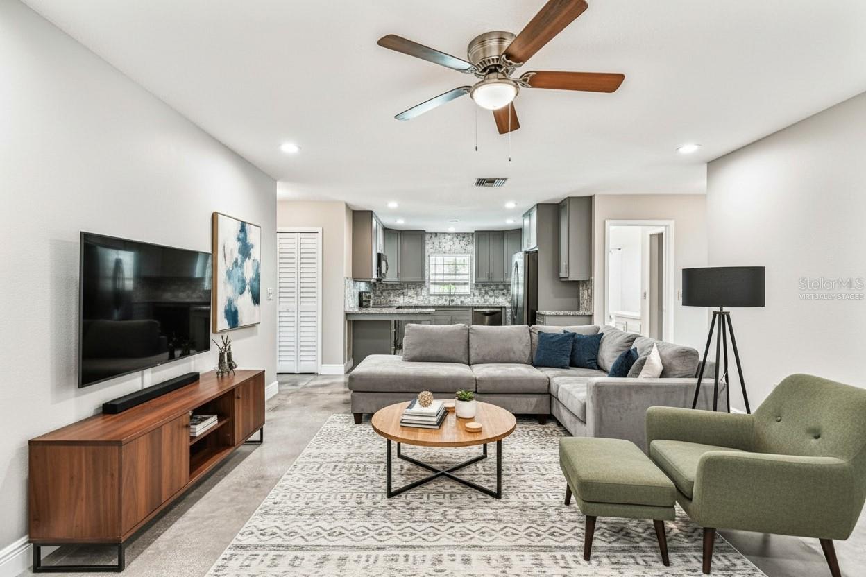1101 81 Ave, Saint Petersburg, FL 33702 photo