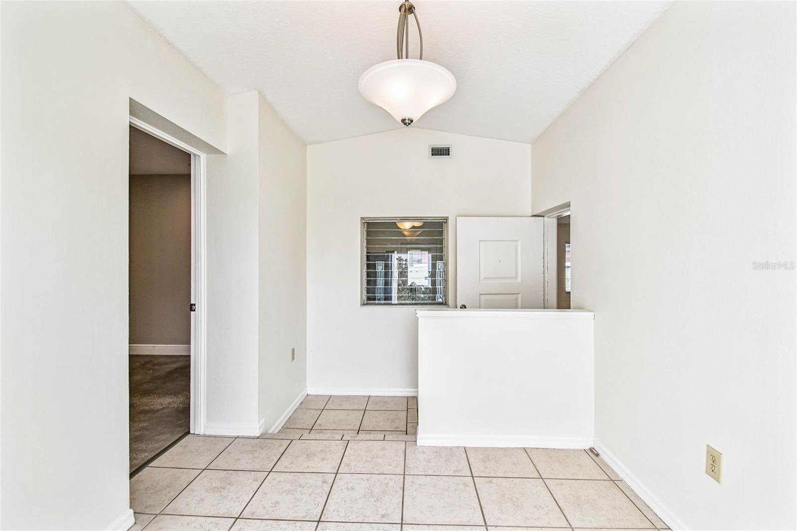 1101 81 Ave, Saint Petersburg, FL 33702 photo