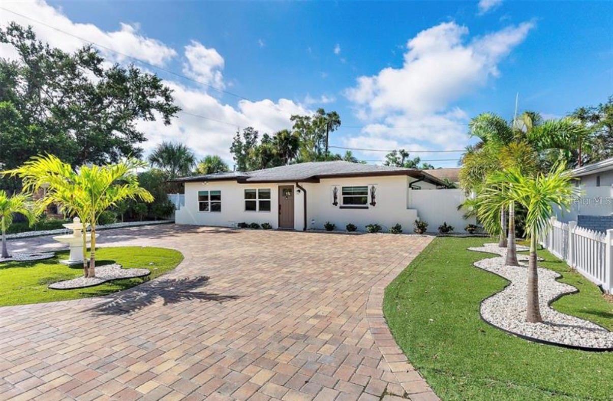 6750 W Flamingo Way, Saint Petersburg, FL 33707 photo