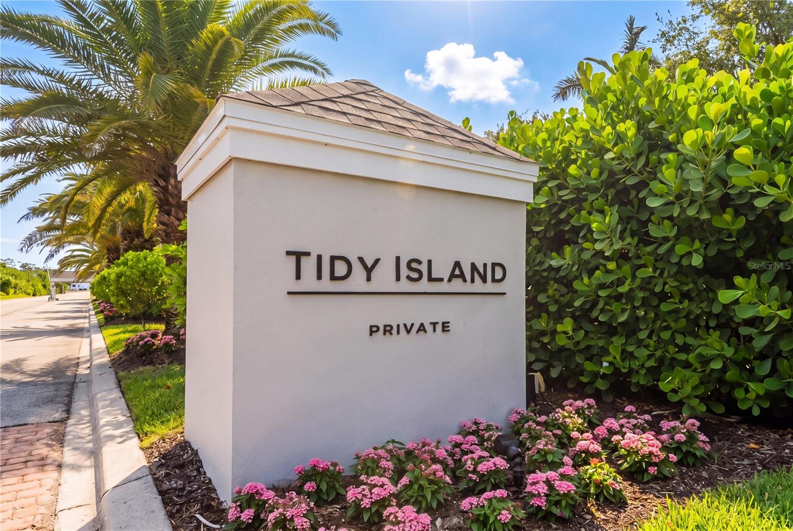 44 Tidy Island Blvd, Bradenton, FL 34210 photo