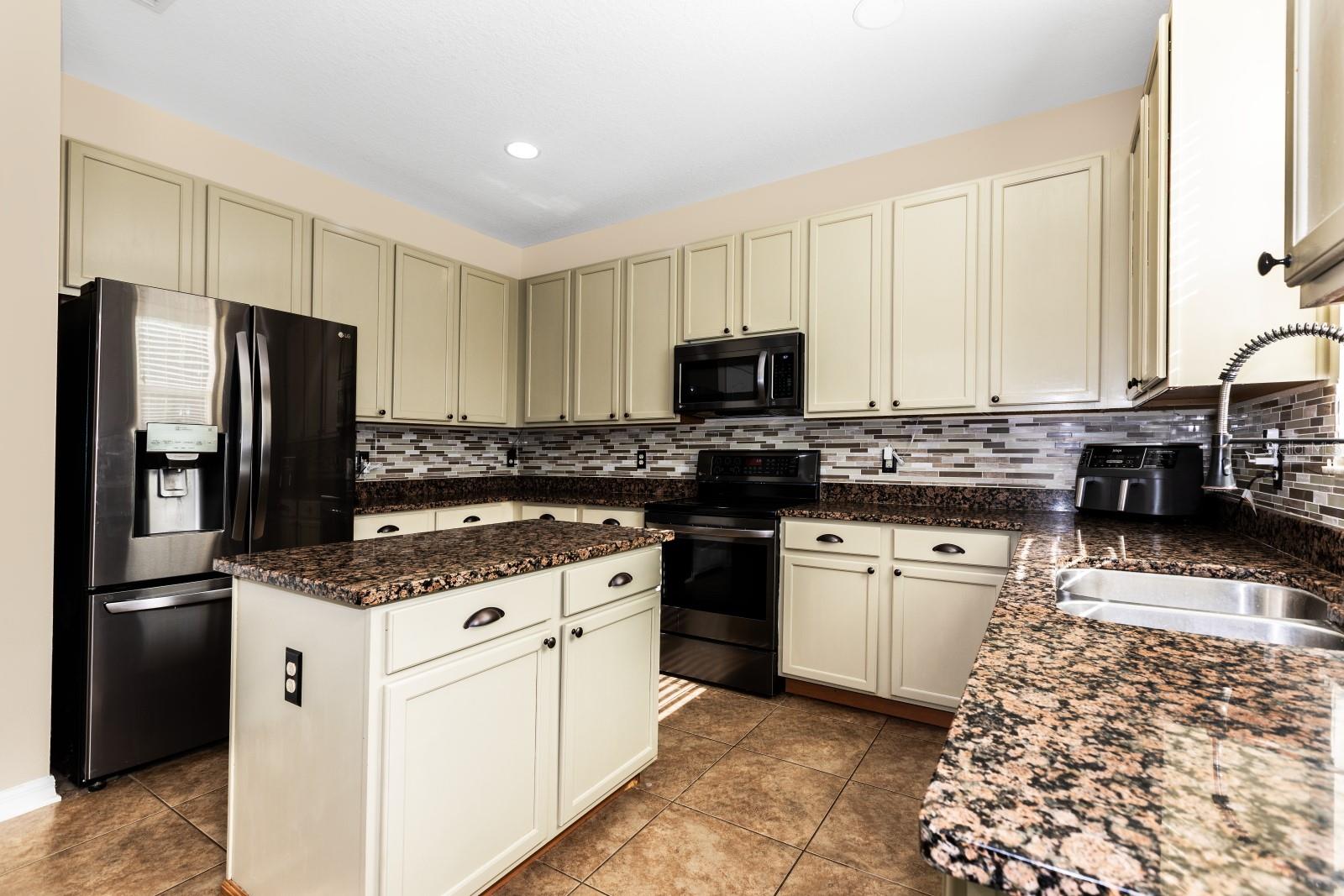 2943 Etowah Park Blvd, Tavares, FL 32778 photo