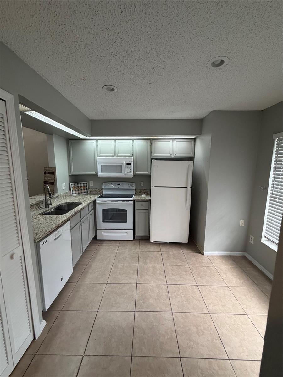 14864 Laguna Beach Cir, Orlando, FL 32824 photo