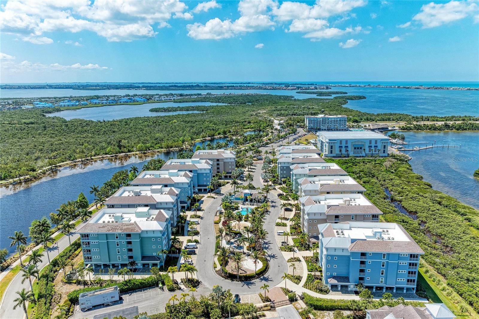 395 Aruba Cir #402, Bradenton, FL 34209 photo
