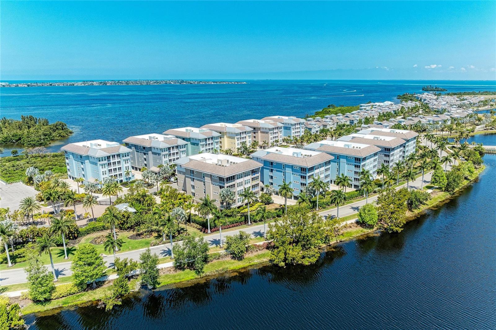 395 Aruba Cir #402, Bradenton, FL 34209 photo