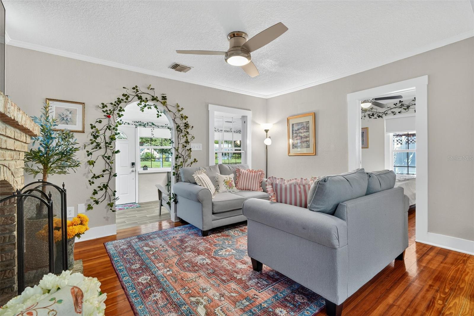 418 E 10 Ave, Mount Dora, FL 32757 photo