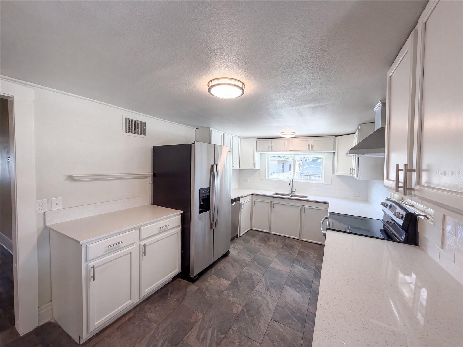 335 E Hoffman St, Lake Alfred, FL 33850 photo