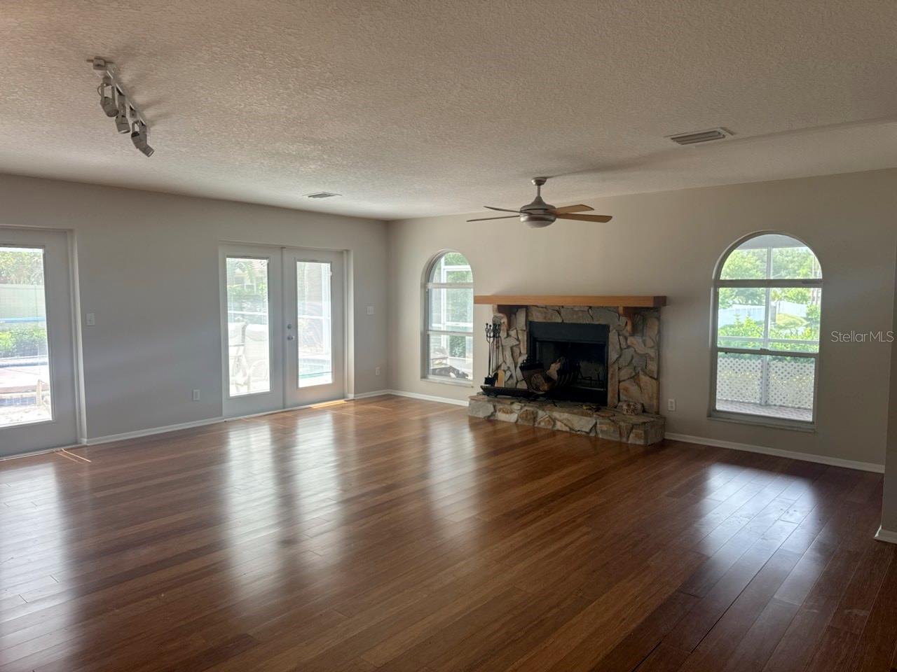 13824 83 Pl, Seminole, FL 33776 photo