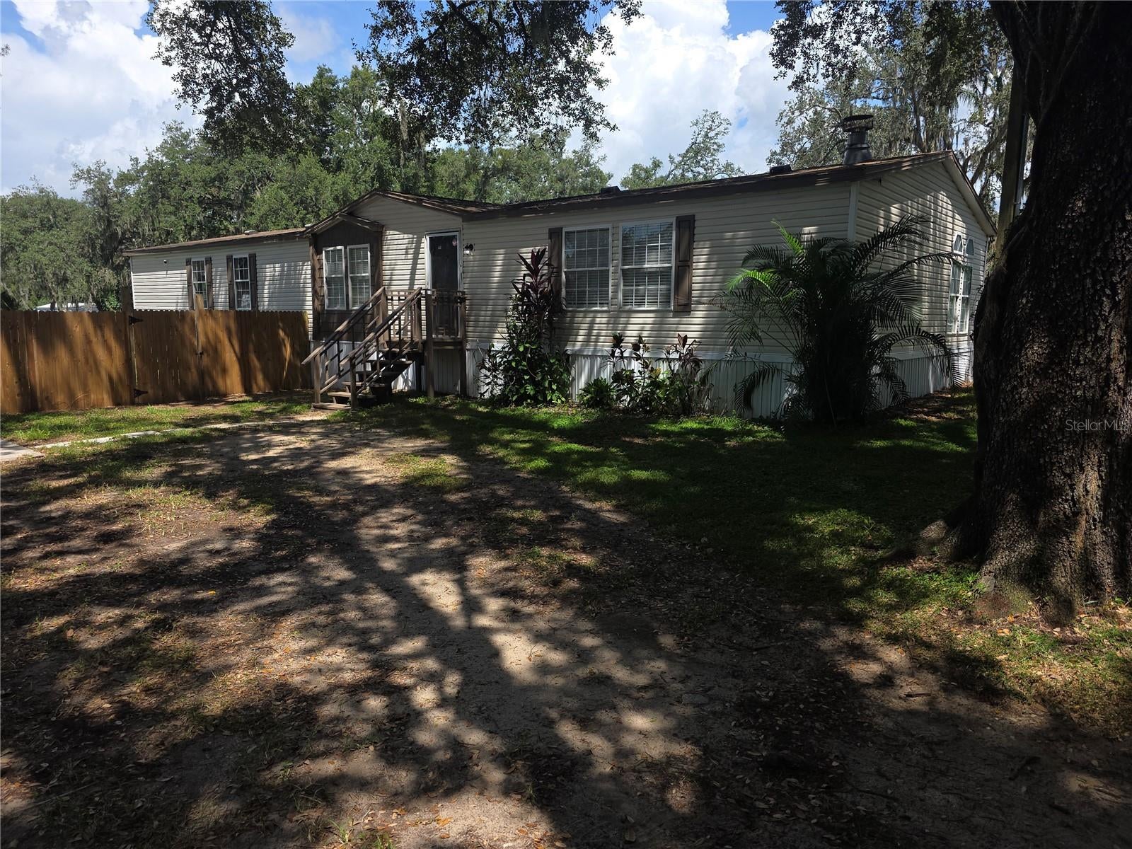 1020 Brinwood Dr, Seffner, FL 33584 photo