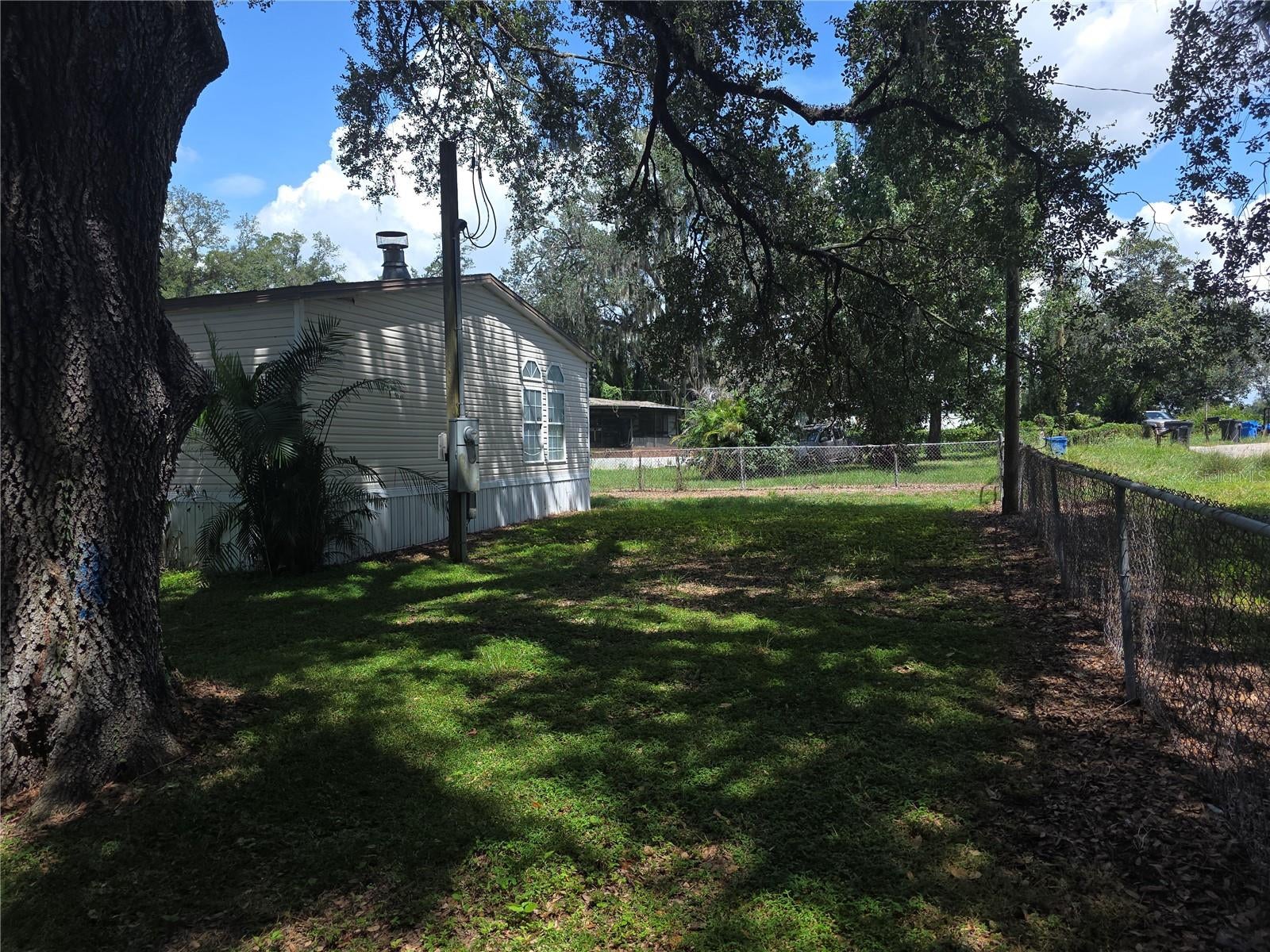 1020 Brinwood Dr, Seffner, FL 33584 photo