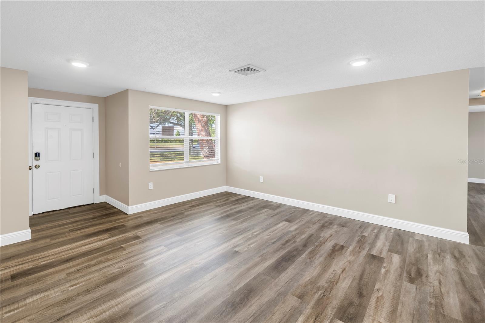 518 62 Ave, Saint Petersburg, FL 33702 photo