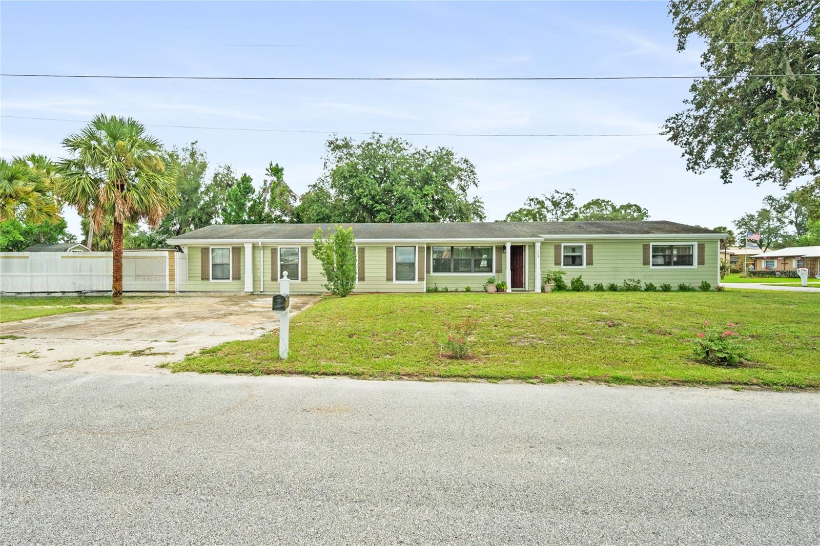 105 Mirror Dr, Sanford, FL 32773