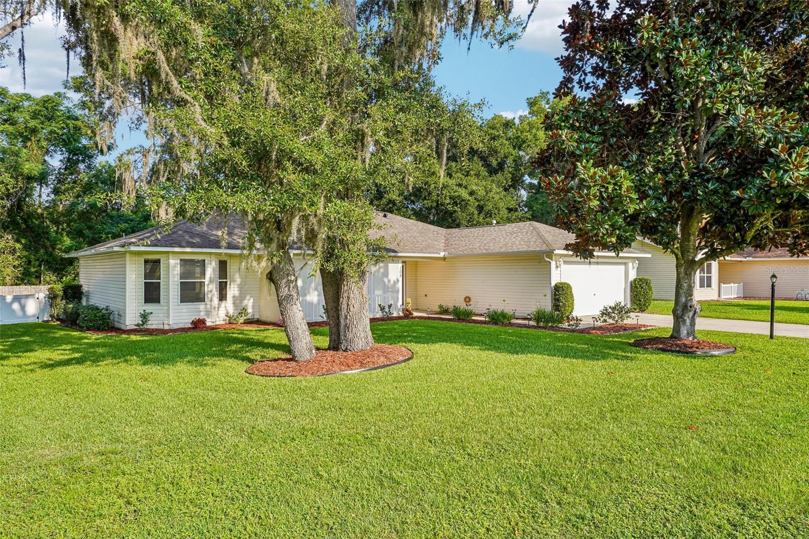 108 Cherry Blossom Ln, Lady Lake, FL 32159 photo