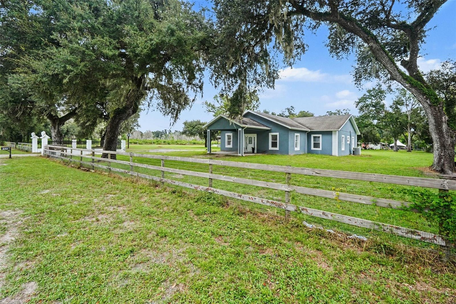 7040 Lumberton Rd, Zephyrhills, FL 33540 photo