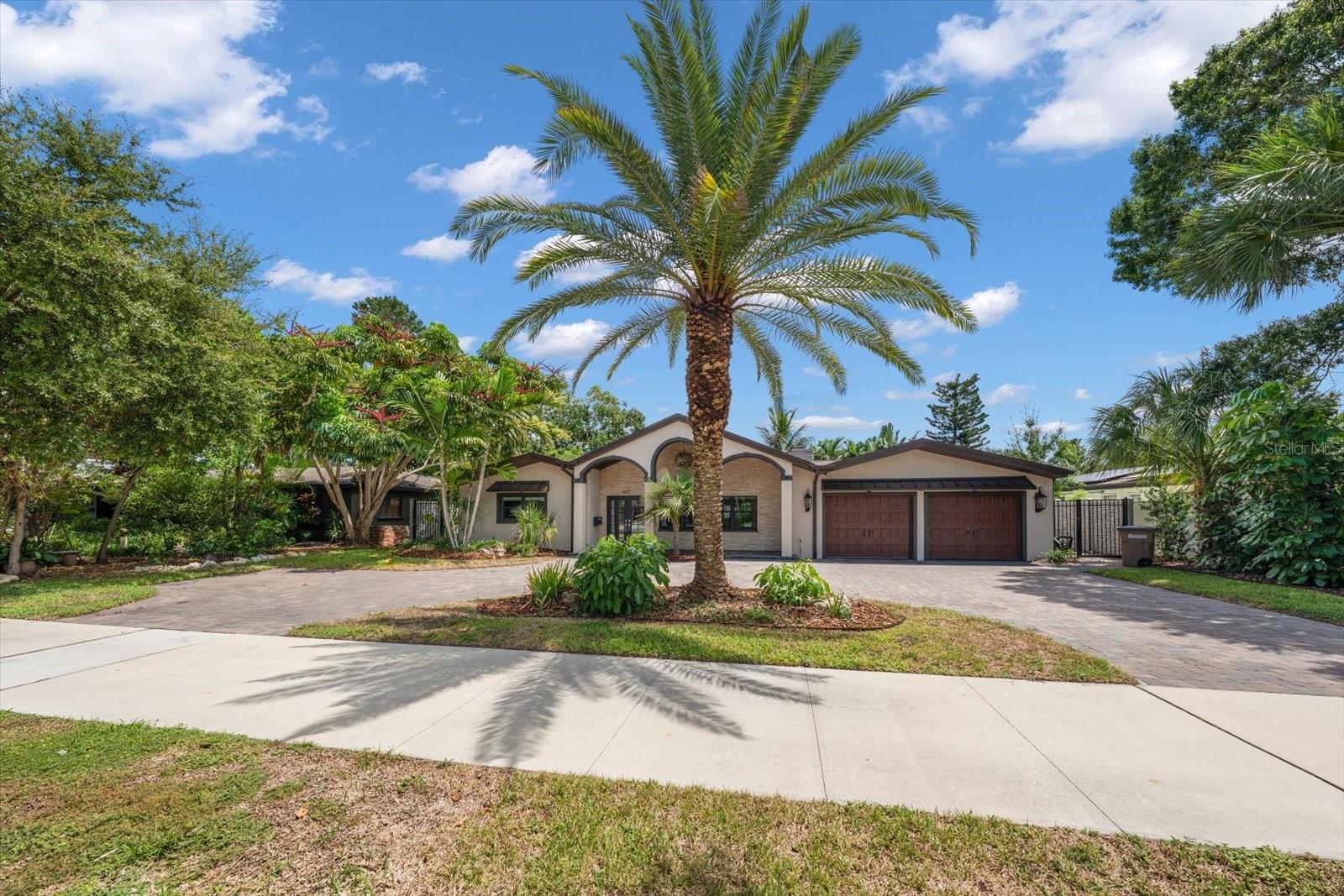 1621 Indian Rocks Rd, Belleair, FL 33756