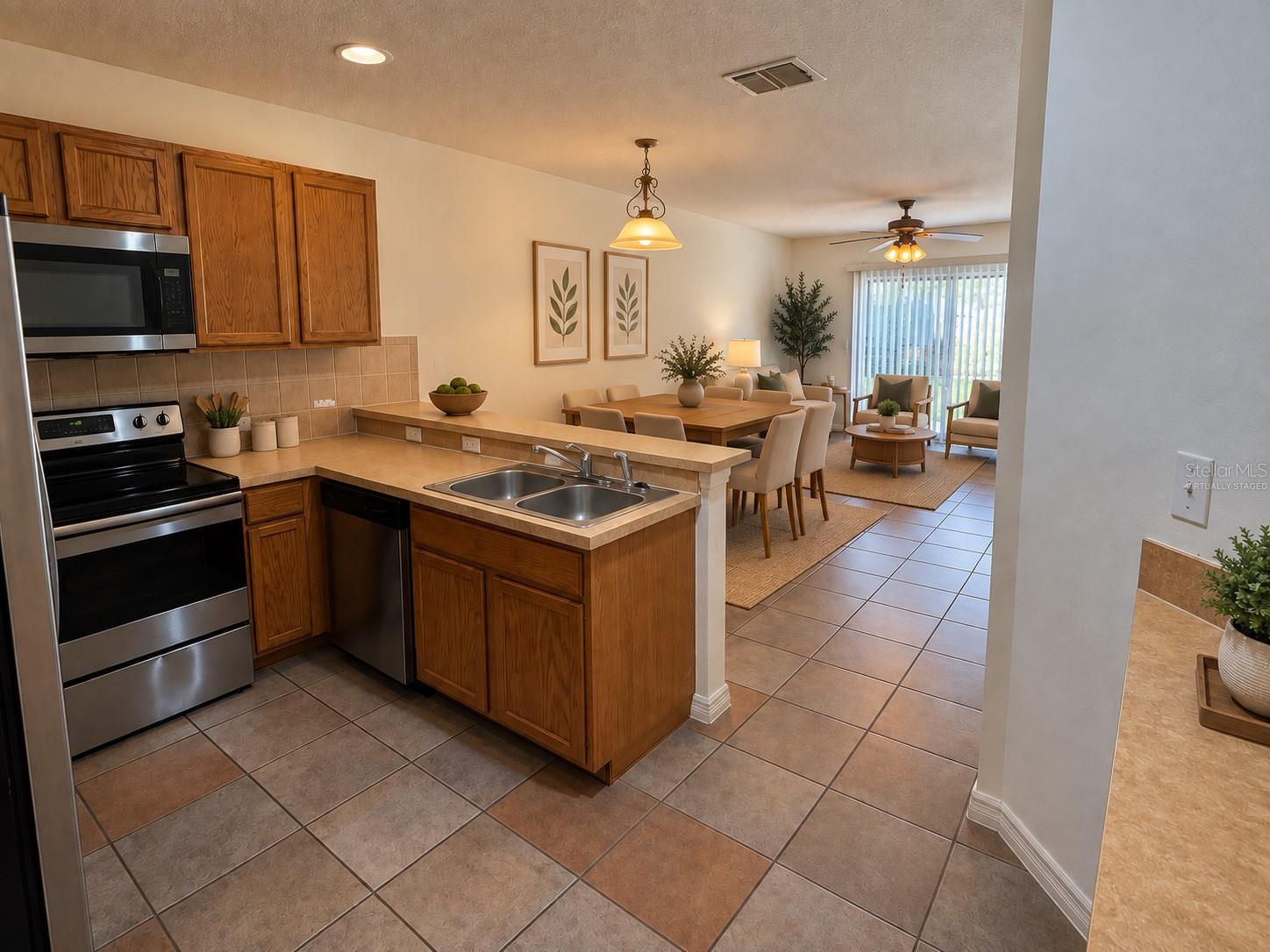 561 Cresting Oak Cir #86, Orlando, FL 32824 photo