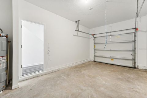Townhouse in DADE CITY FL 11975 SYLVIA STREET 20.jpg
