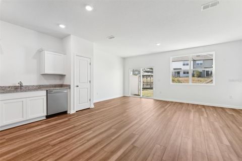 Townhouse in DADE CITY FL 11975 SYLVIA STREET 26.jpg