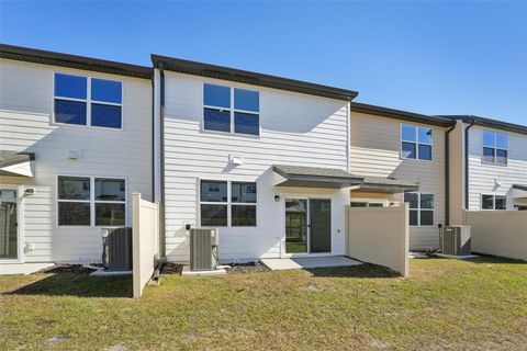 Townhouse in DADE CITY FL 11975 SYLVIA STREET 5.jpg