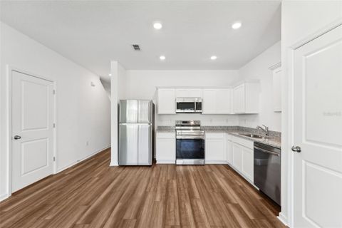Townhouse in DADE CITY FL 11975 SYLVIA STREET 24.jpg