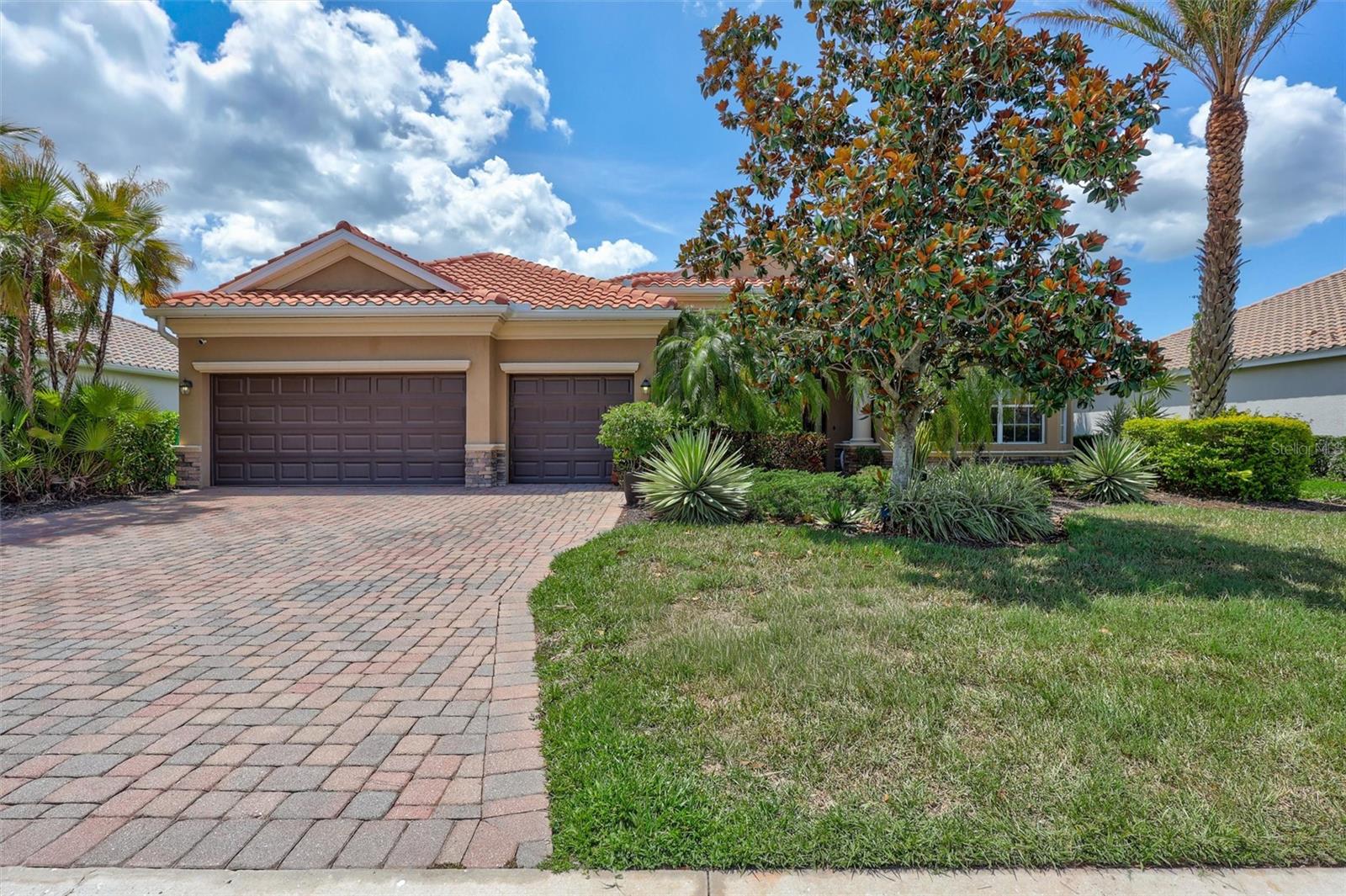 7511 Heritage Grand Pl, Bradenton, FL 34212