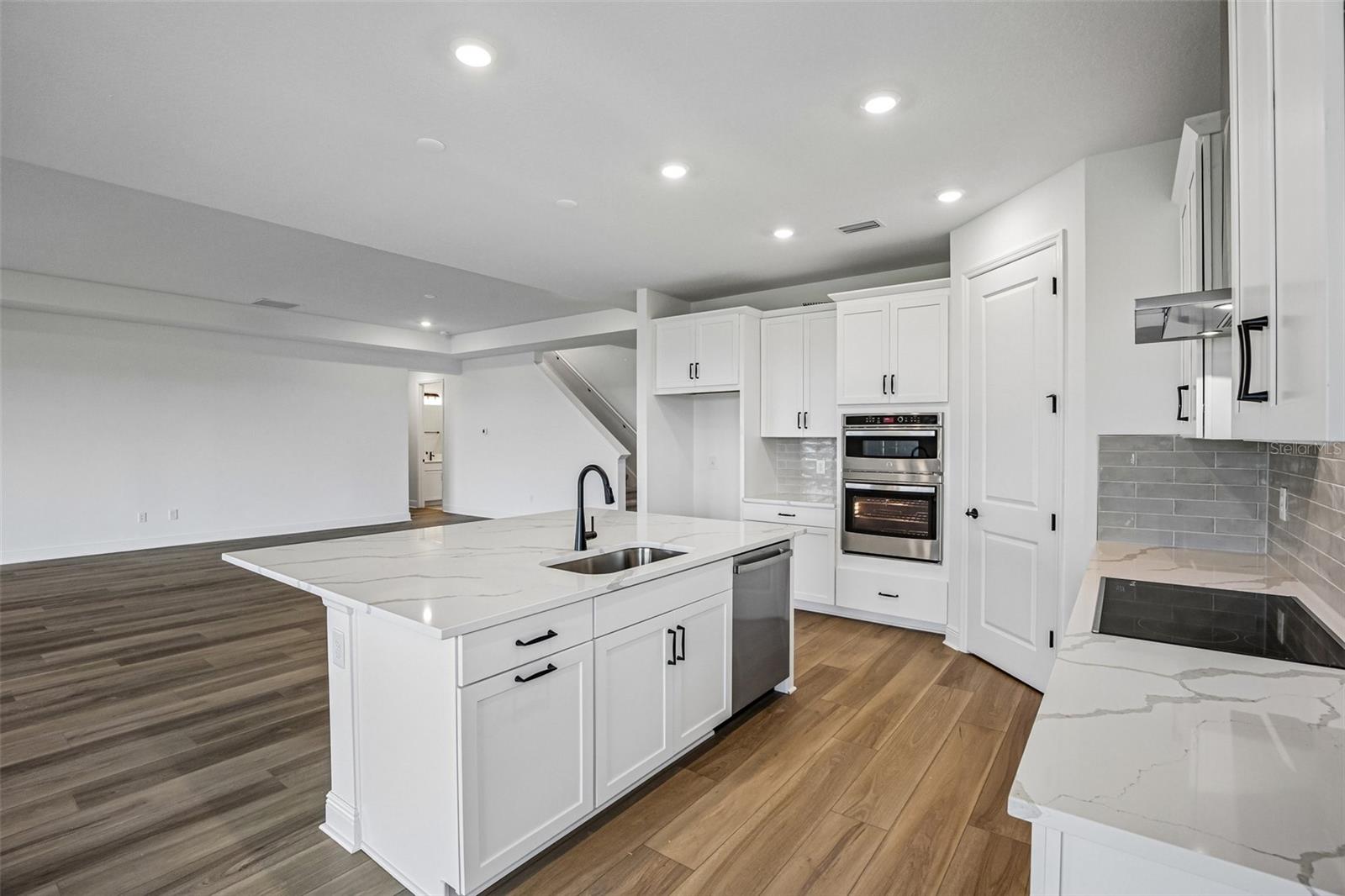 8928 Deep Horizon Loop, Parrish, FL 34219 photo