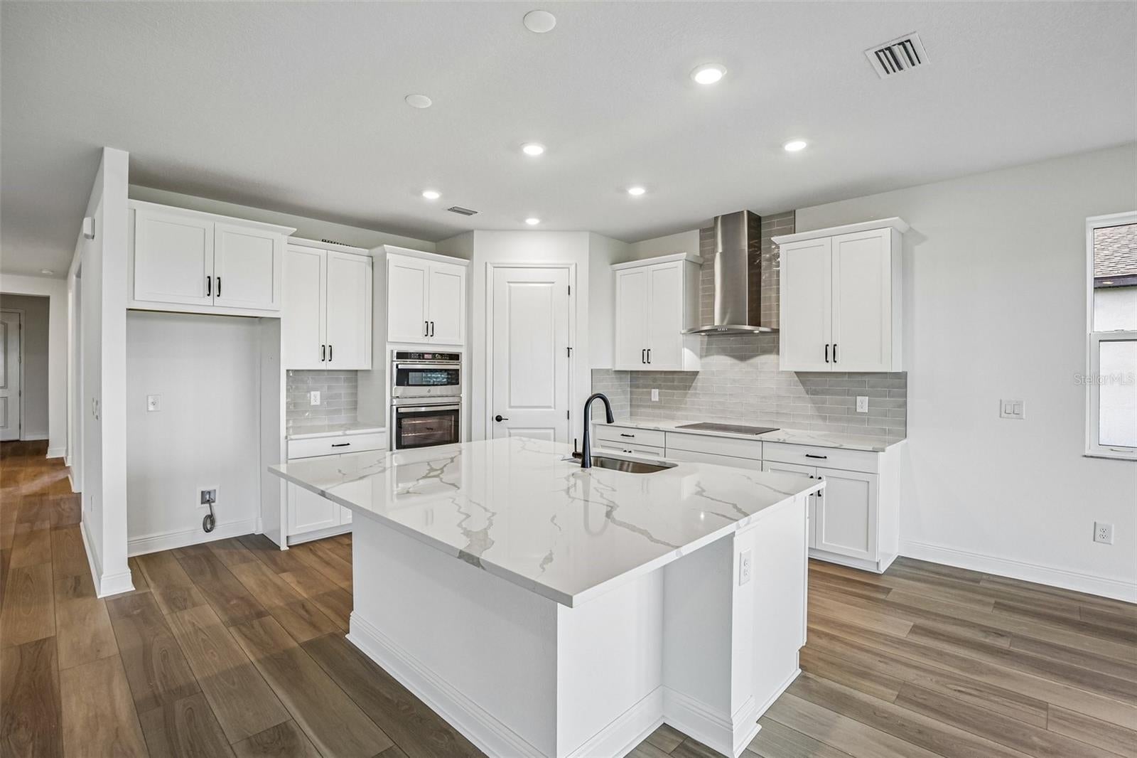 8928 Deep Horizon Loop, Parrish, FL 34219 photo