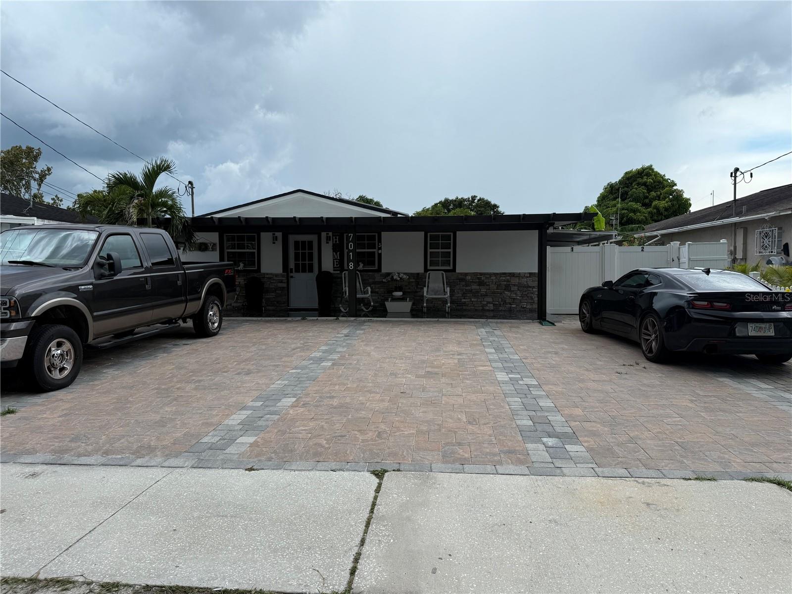 7018 N Hale Ave, Tampa, FL 33614 photo
