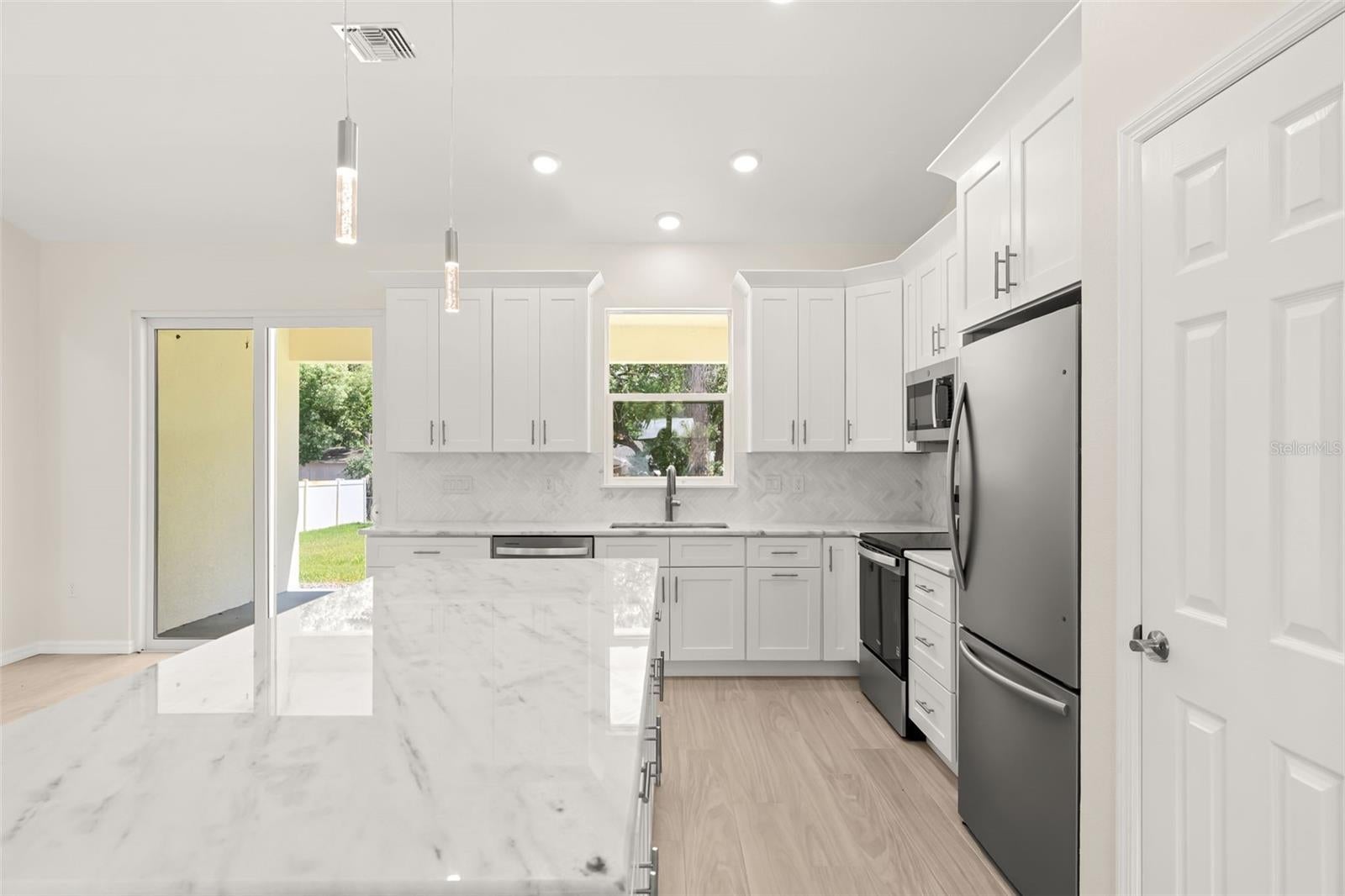 247 Debary Dr, Debary, FL 32713 photo