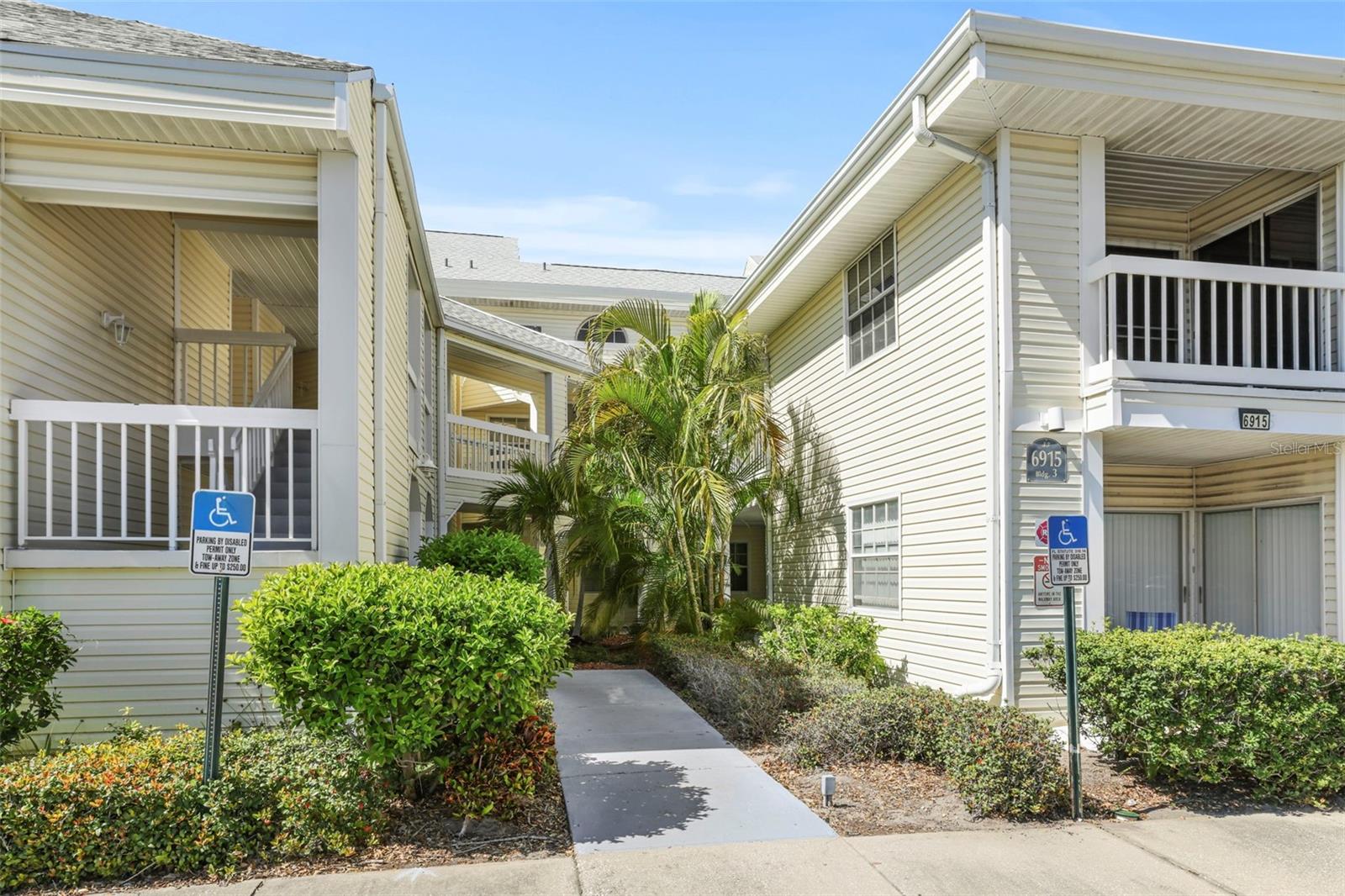6915 Stones Throw Cir, Saint Petersburg, FL 33710