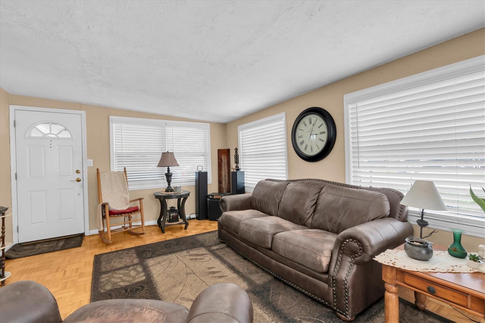 3227 48 Ave, Saint Petersburg, FL 33714 photo