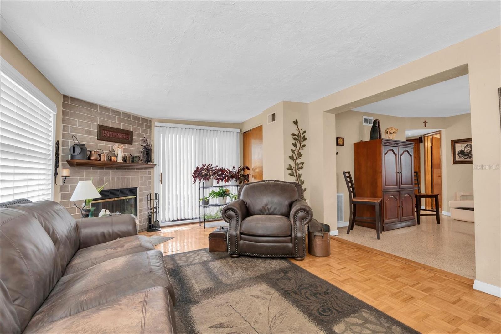 3227 48 Ave, Saint Petersburg, FL 33714 photo