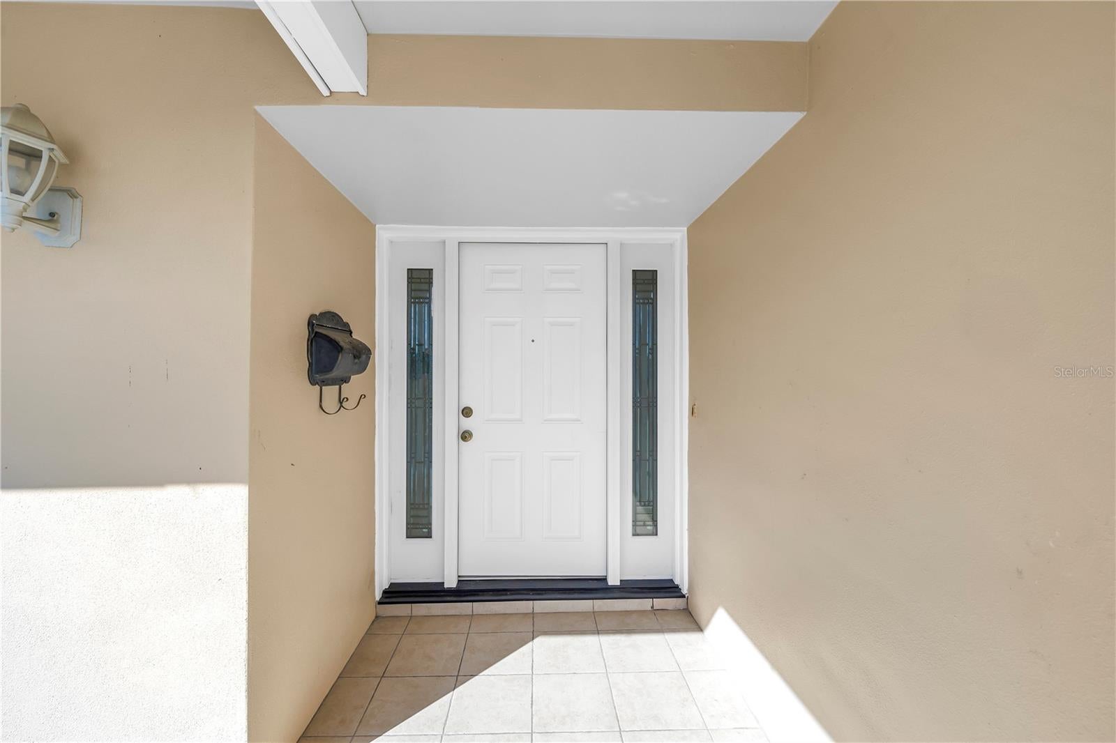 2053 Dolphin Blvd, Saint Petersburg, FL 33707 photo