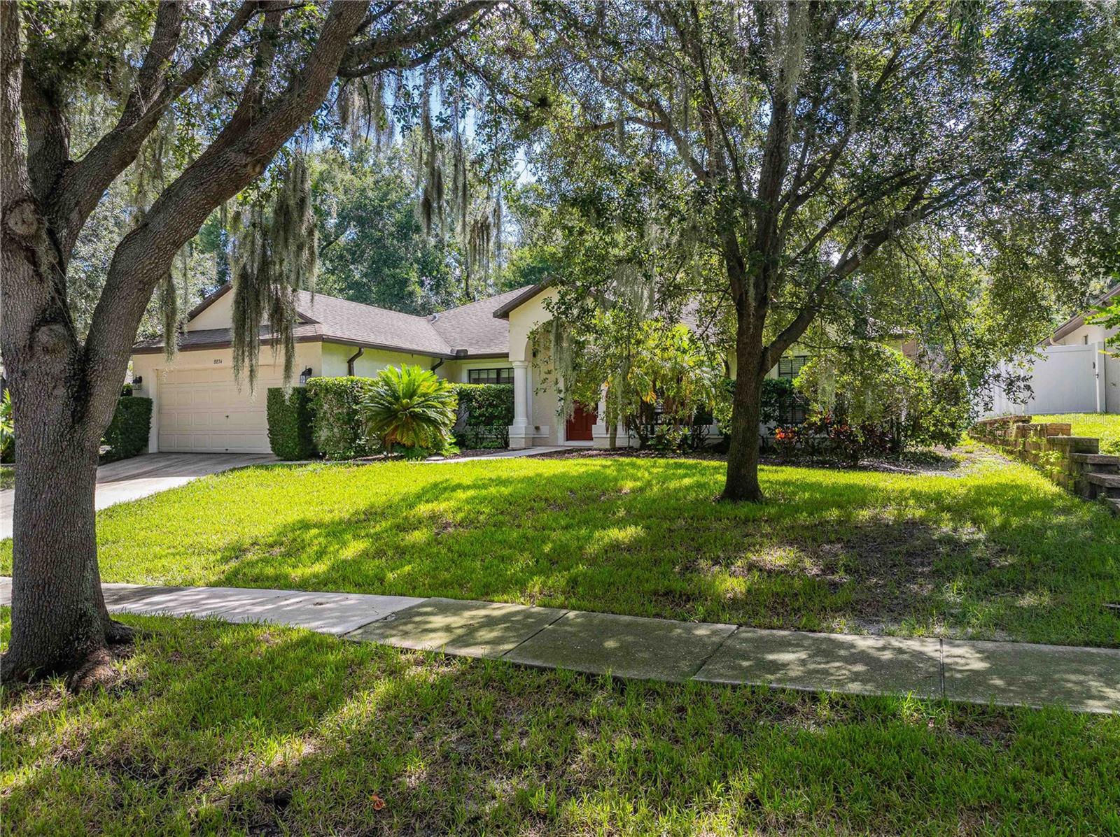 8834 Alafia Cove Dr, Riverview, FL 33569 photo