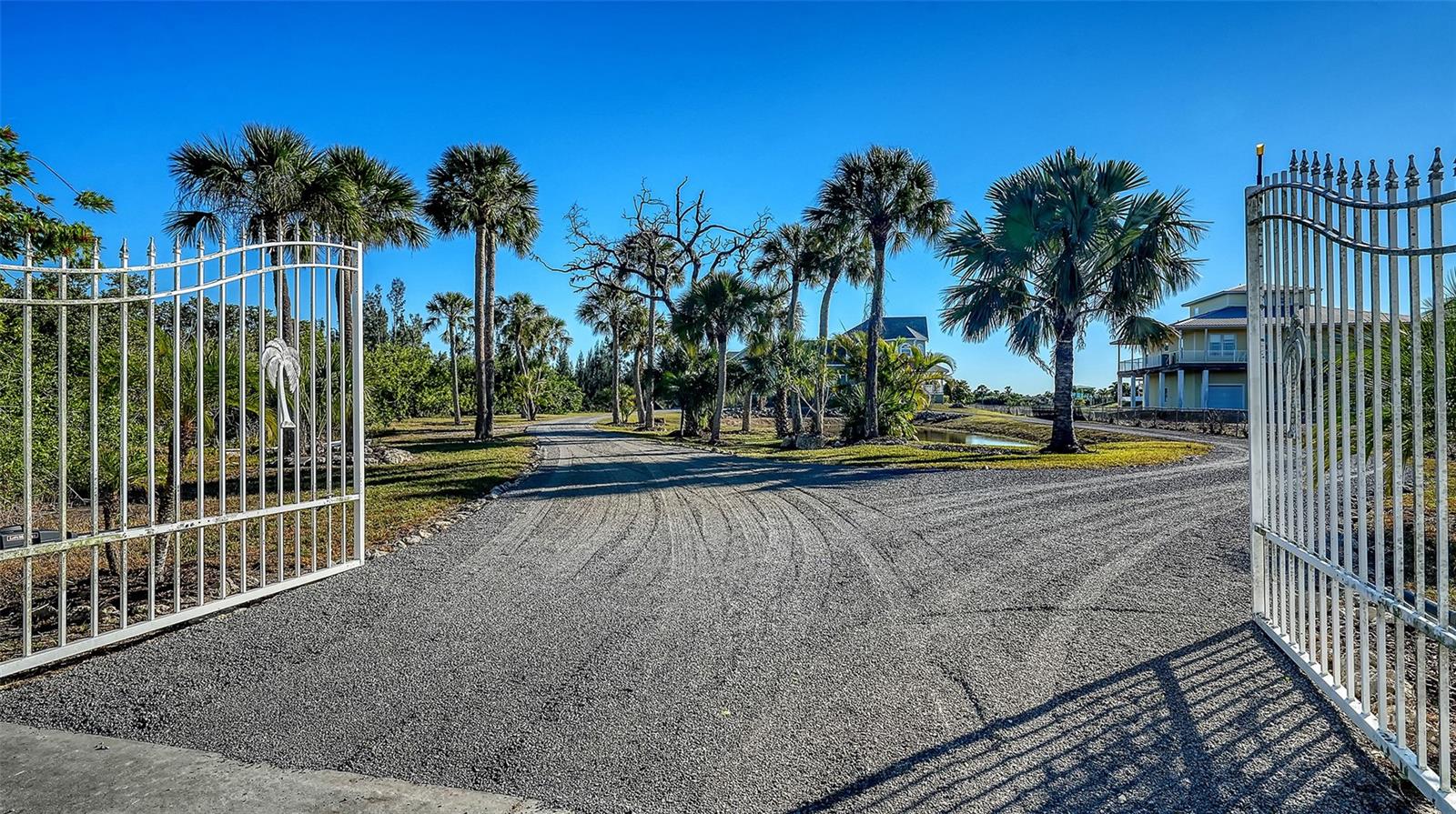 925 Bayshore Dr, Terra Ceia, FL 34250 photo