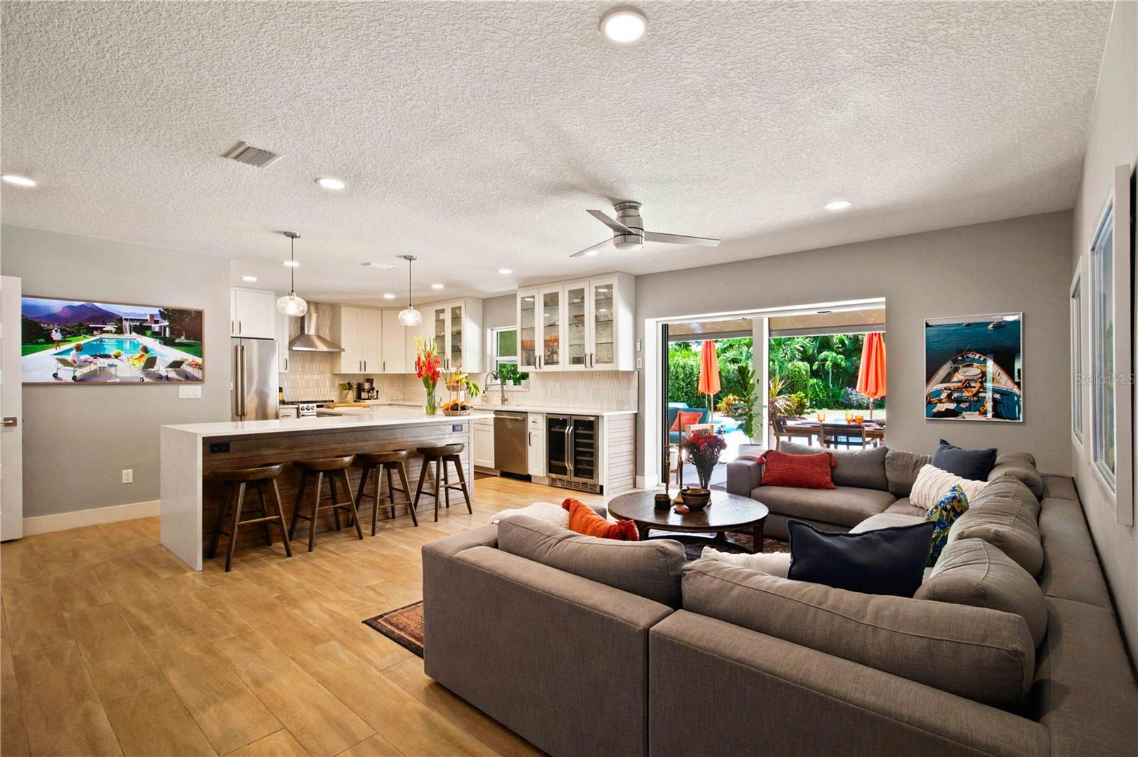 2410 Siesta Dr, Sarasota, FL 34239 photo