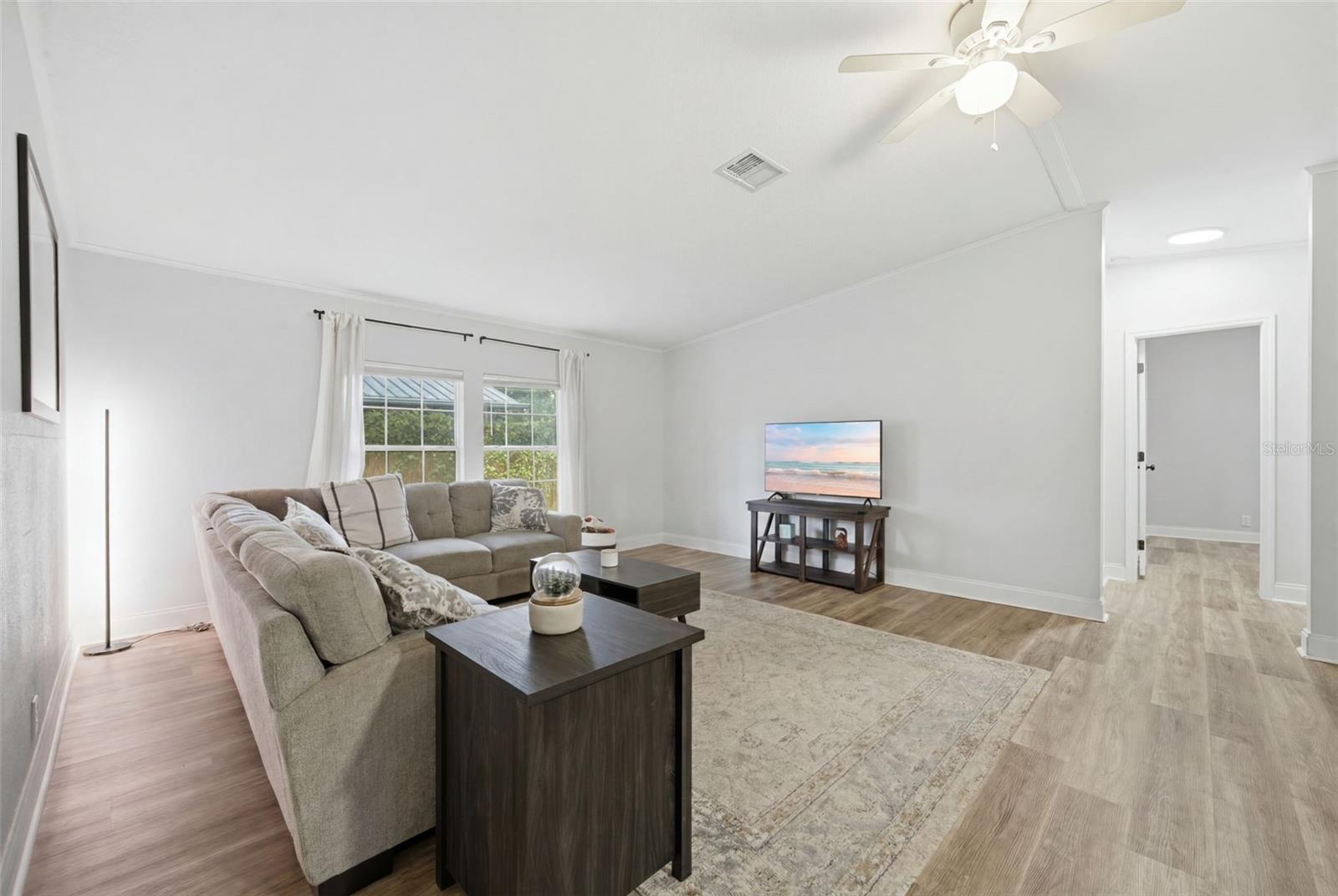 5203 N Mendenhall Dr, Tampa, FL 33603 photo