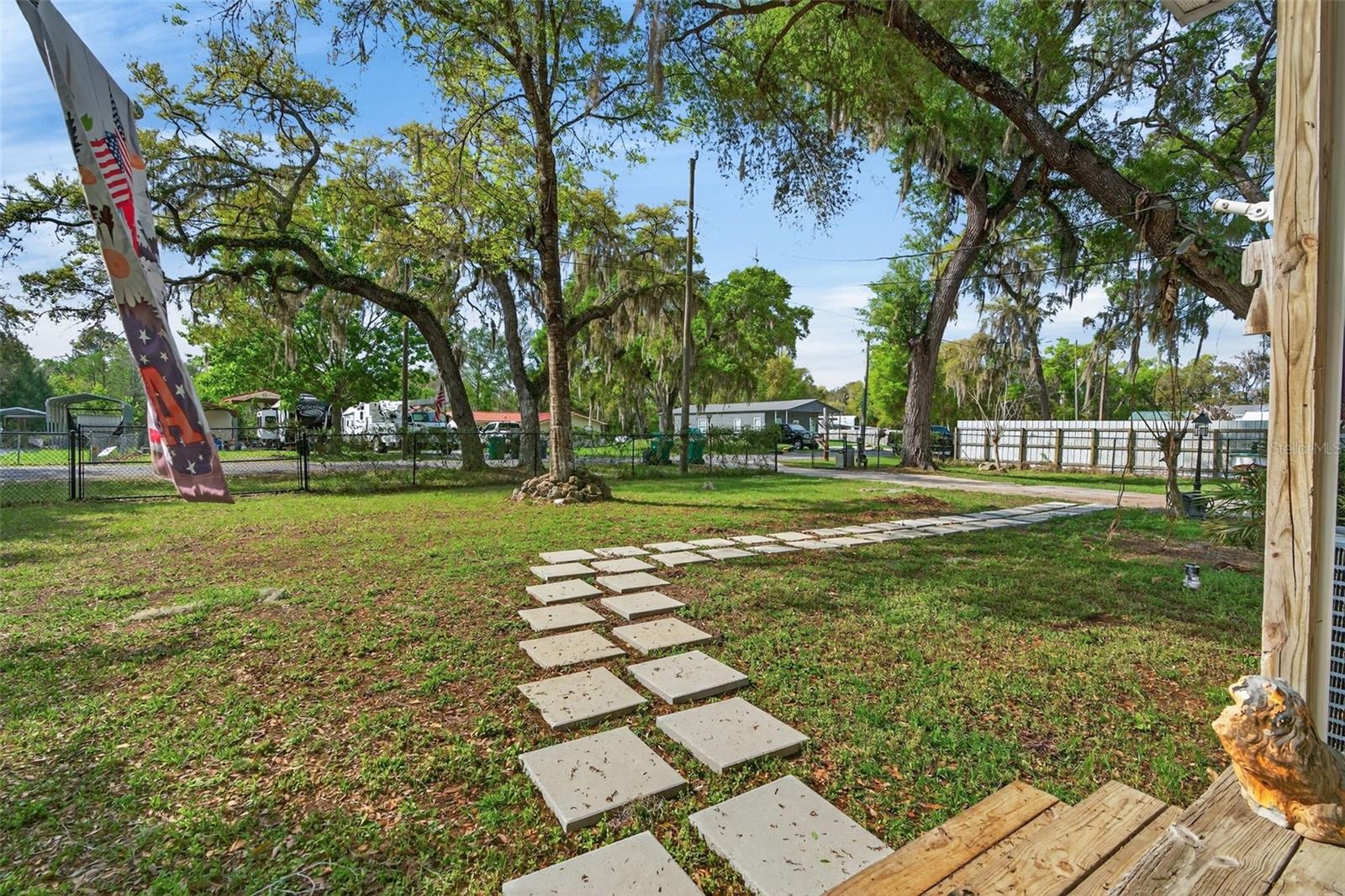 5572 S Marlin Pt, Floral City, FL 34436 photo