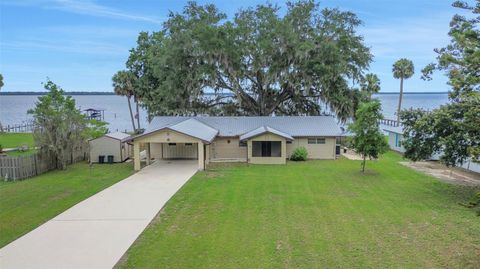 Single Family Residence in CRESCENT CITY FL 102 N SHORE LANE.jpg