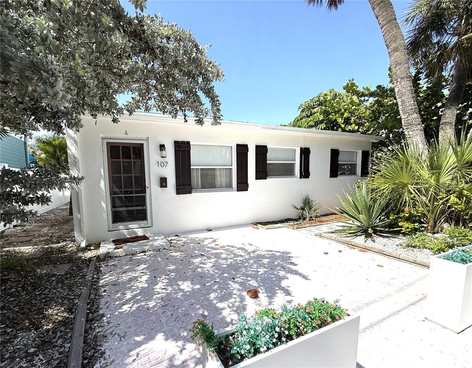 107 4 Ave, St Pete Beach, FL 33706