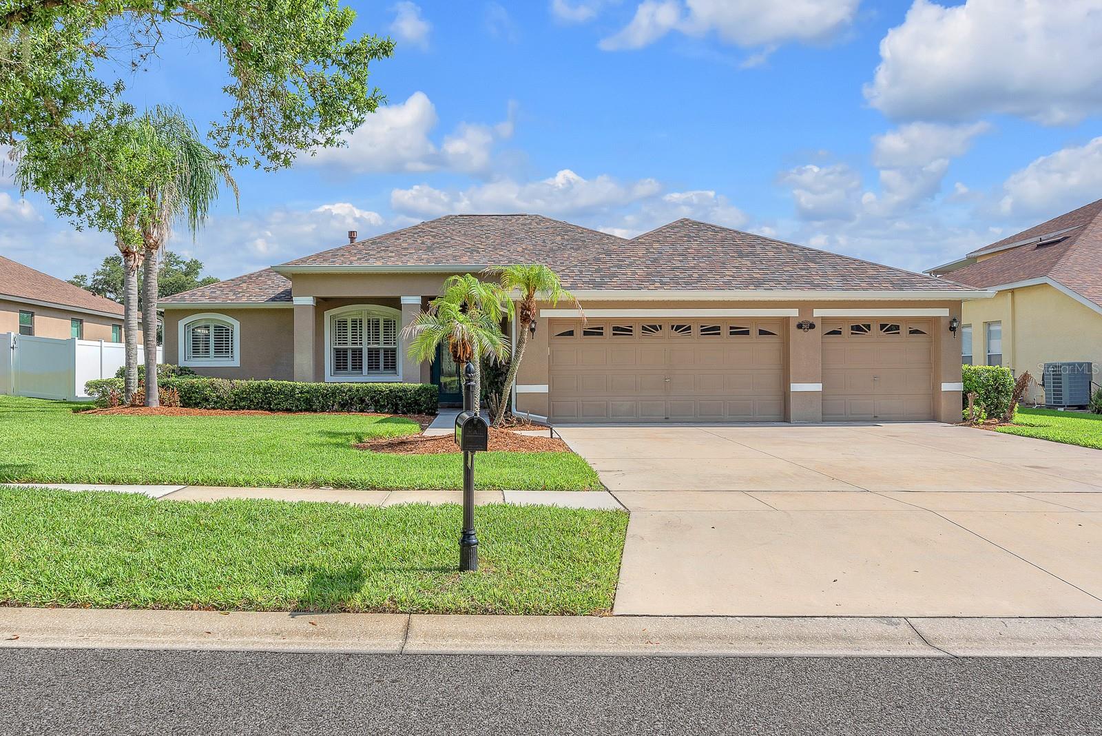 2817 Durant Trail Blvd, Dover, FL 33527