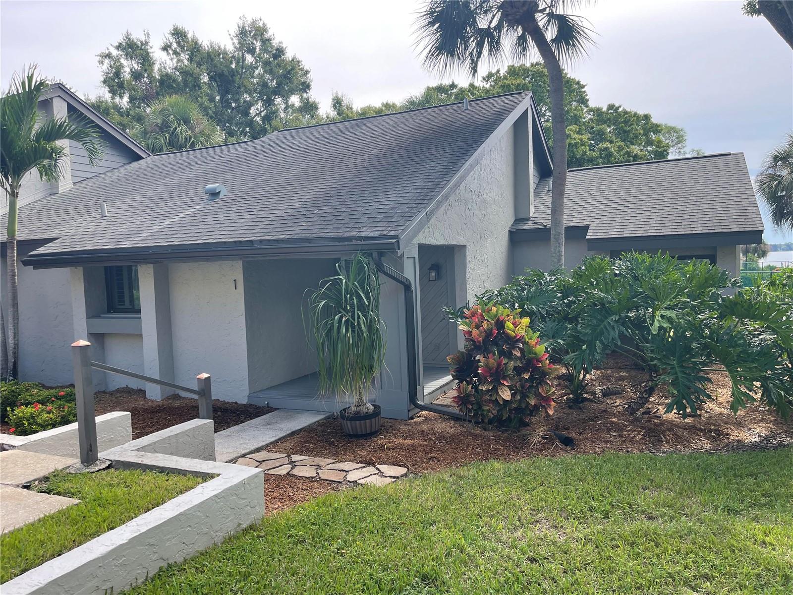 90 Highland Ave, Tarpon Springs, FL 34689