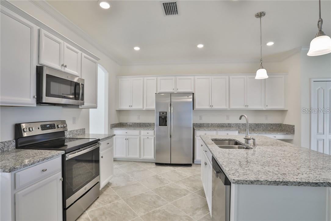 11424 Sweetgrass Dr, Bradenton, FL 34212 photo