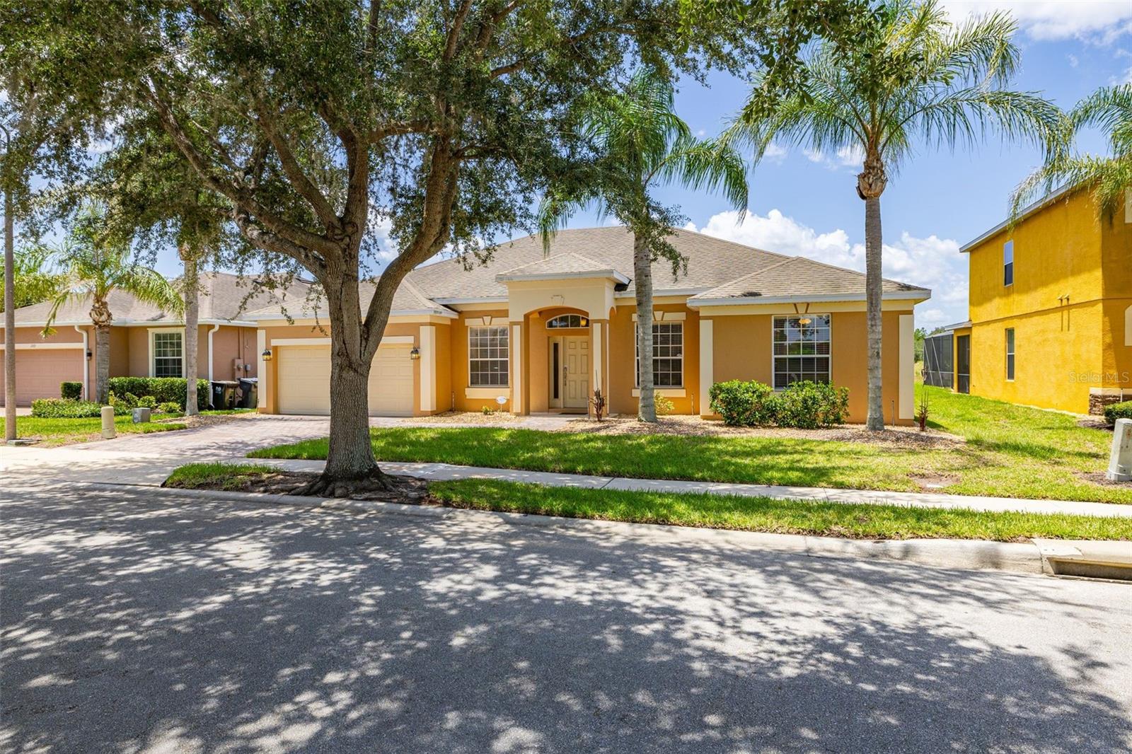 349 Yellow Snapdragon Dr, Davenport, FL 33837 photo
