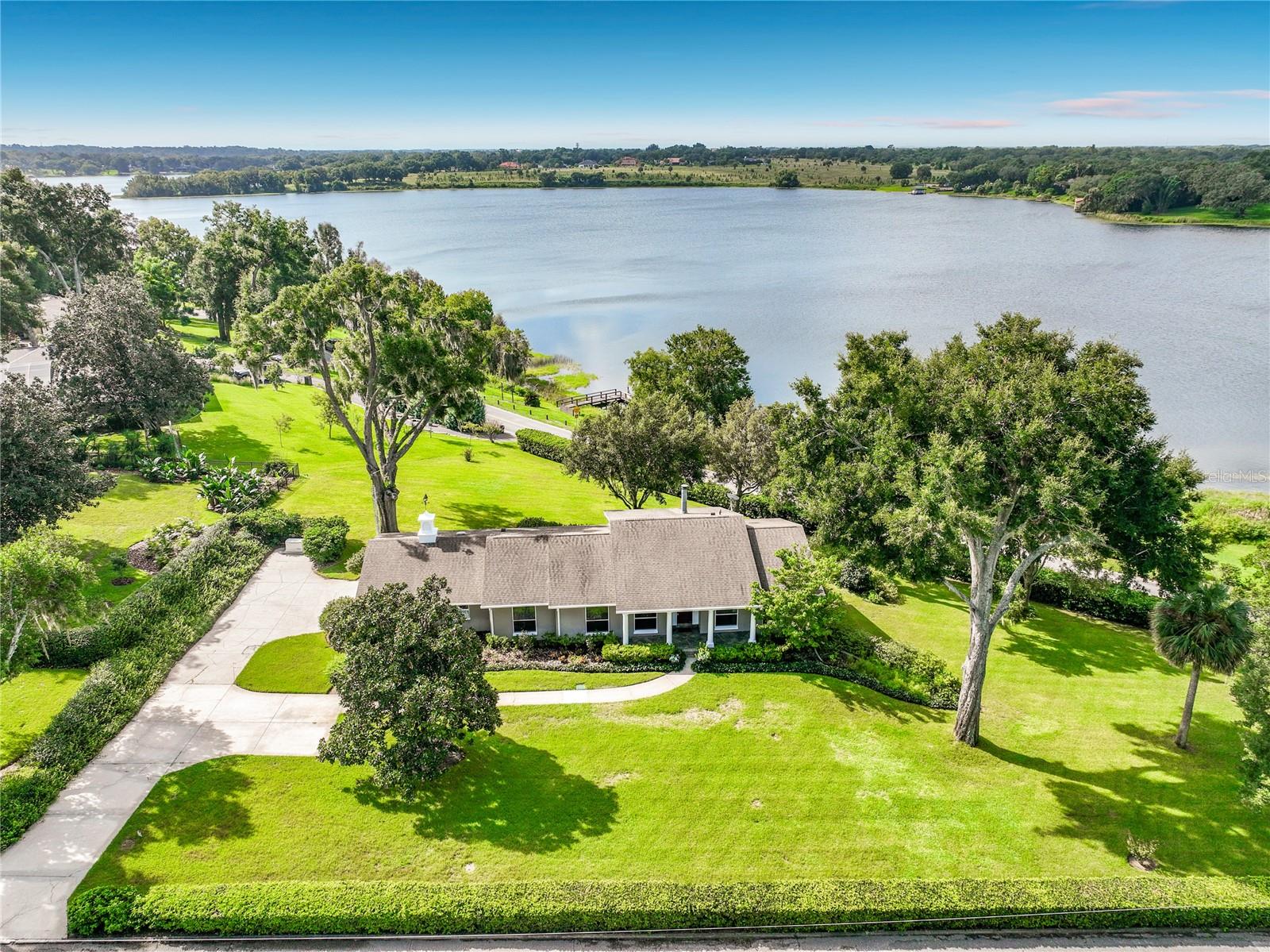 1800 Country Club Dr, Eustis, FL 32726