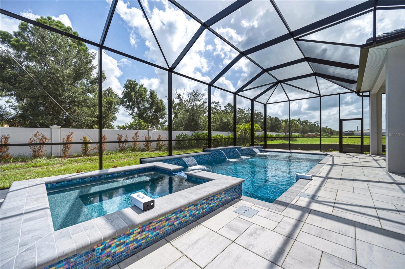 17547 Palmiste Dr, Bradenton, FL 34202 photo