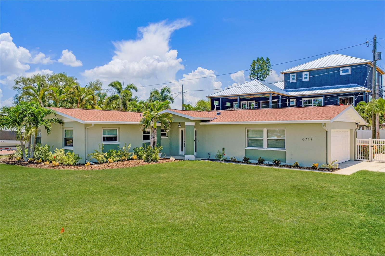 6717 Cardinal Dr, Saint Petersburg, FL 33707