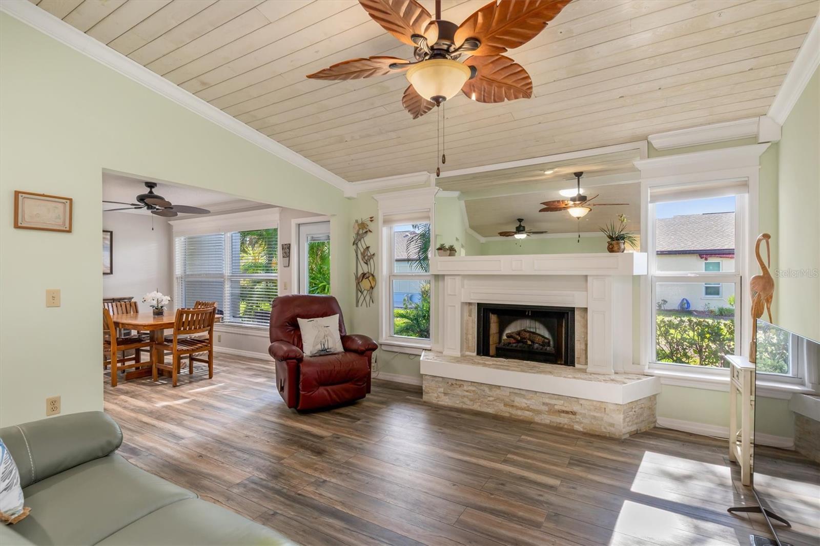612 Chestnut Ln, Englewood, FL 34223 photo