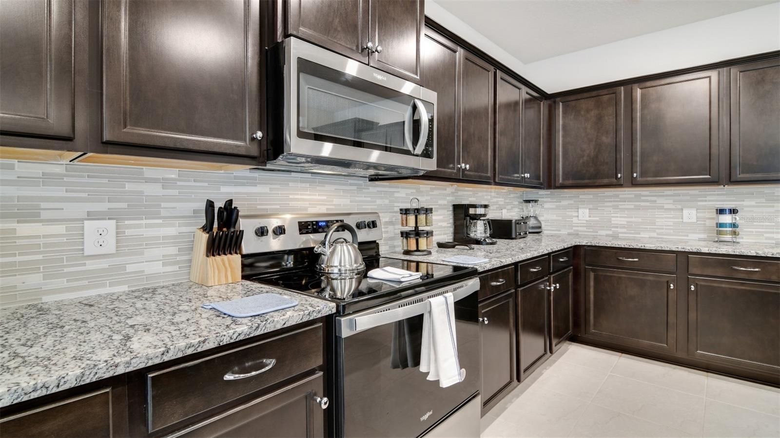 3005 Mahalo Dr, Davenport, FL 33897 photo